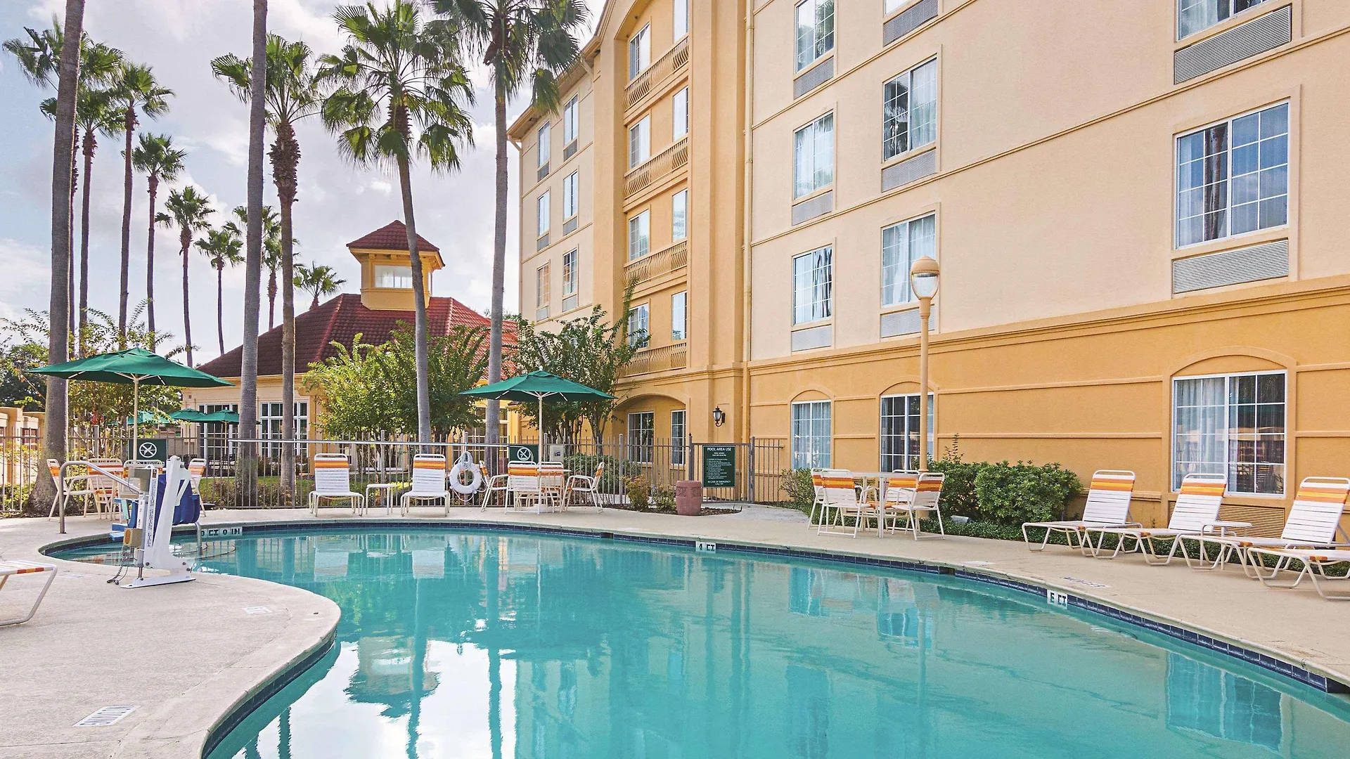 Hotel La Quinta By Wyndham Orlando Airport North